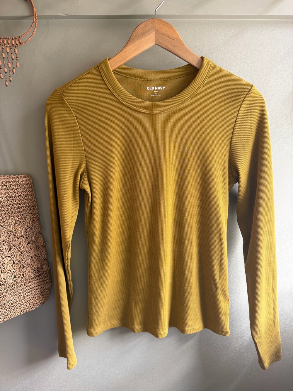 Women’s Medium Old Navy Green Ribbed Long Sleeve Snug Tee